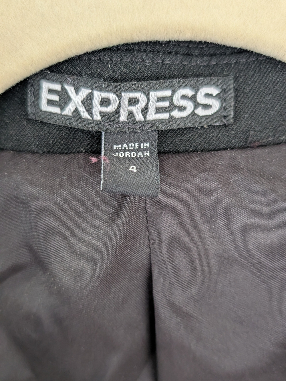 Express Women's Black Tailored One-Button Blazer, Size 4 - Picture 6 of 10